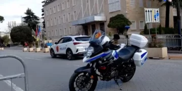 Policia apel qytetarëve para protestës: Shmangni këto akse rrugore