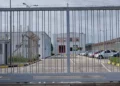 Tre të arrestuar për arkën me alkool dhe drogë në burgun e Fierit, nën hetim 6 zyrtarë
