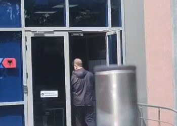 Agron Tare paraqitet në SPAK, vëllai i Igli Tares pyetet nga prokurorët për dosjen “Balluku”