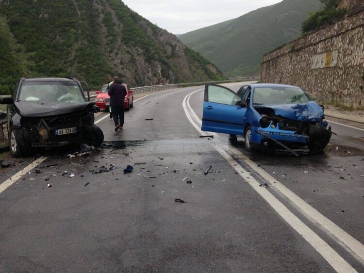 Rrugët e përgjakura të Shqipërisë, aksidentet shënuan rritje në periudhën janar-prill