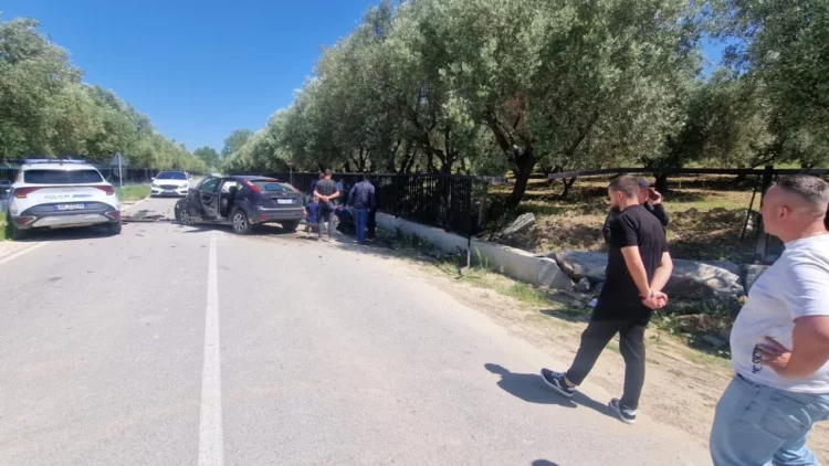 Aksident fatal në Vlorë! Makina përplaset me murin anësor të një banese, humb jetën 34-vjeçari (Emri)