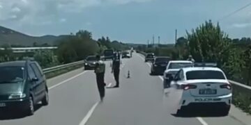 Aksident në rrugën Korçë-Bilisht/ Makina përplas për vdekje këmbësorin