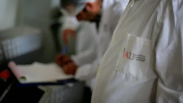 U helmuan 56 studentë të  Akademisë së Sigurisë, reagon AKU: Janë bllokuar produkte dhe është gjobitur subjekti