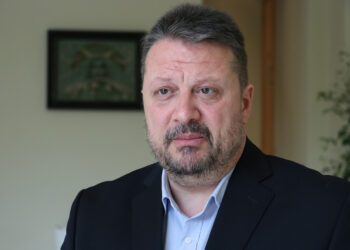 ‘Ligje vetëm në letër’, Hazizaj: Qeveria lë fëmijët të shfrytëzohen, Shqipëria jashtë standardeve të BE-së