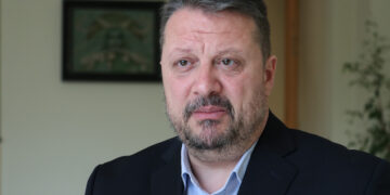 ‘Ligje vetëm në letër’, Hazizaj: Qeveria lë fëmijët të shfrytëzohen, Shqipëria jashtë standardeve të BE-së