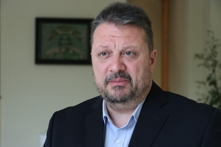 ‘Ligje vetëm në letër’, Hazizaj: Qeveria lë fëmijët të shfrytëzohen, Shqipëria jashtë standardeve të BE-së