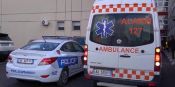 Përplasje fatale në Tiranë, 21-vjeçari që udhëtonte me motor nuk mbijeton