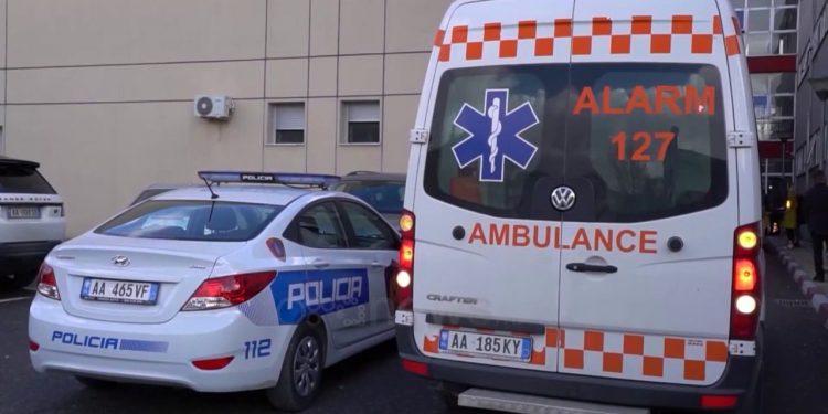 Përplasje fatale në Tiranë, 21-vjeçari që udhëtonte me motor nuk mbijeton