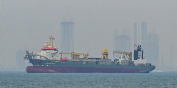 Cisterna e parë japoneze kalon Ngushticën e Hormuzit, pritet mbërritja në Japoni