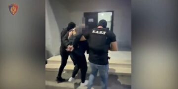 Trafikoi mbi 82 kg kokainë të kapura në portin e Spanjës, arrestohet në Vlorë 30-vjeçari;