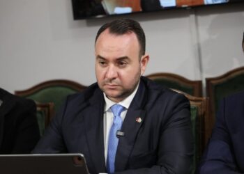 Balliu-kryenegociatores për integrimin: Mos na lexo manifest propagande, por fol për korrupsionin dhe realitetin dramatik të vendit