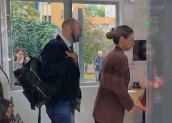 Biznesmeni Bashkim Ulaj paraqitet në GJKKO, mbahet seanca për shpifje me Agron Shehajn