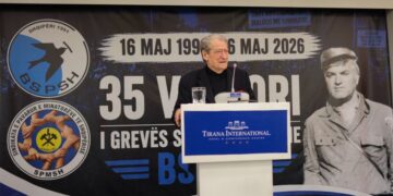 Berisha: Jemi rikthyer përsëri në diktaturë, Edi Rama dekoroi babanë e tij xhelat