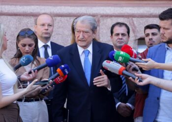 Berisha takim me Komisionin e Venecias: PS përfitoi nga paratë e buxhetit mbi 2700 herë më shumë se ne