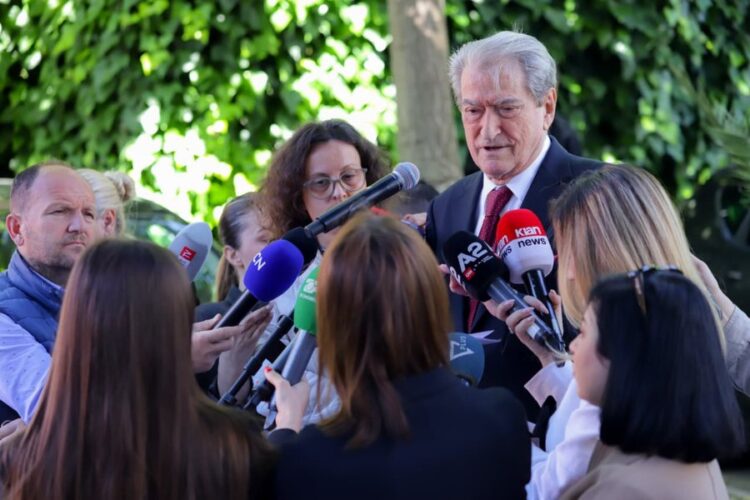 “Bleu apartament në zonë elitare me 390 euro metrin”, Berisha nuk i ndahet Dumanit: Rracë mashtruesish