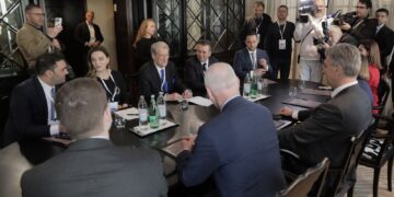 Berisha me kryeministrin kroat: Integrimit duhet të jetë i bazuar në meritë dhe në përmbushjen e standardeve