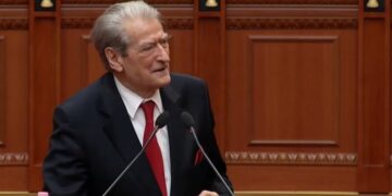 Berisha-mazhorancës: Braktiseni Ramën se ai ju ka braktisur,  jeni të gjithë në dorë të Belindës!