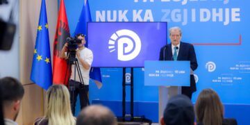 “Hija e zezë e Ramës është në çdo rresht”/ Berisha përshëndet raportin e Parlamentit Europian: PD angazhohet për të plotësuar çdo rekomandim
