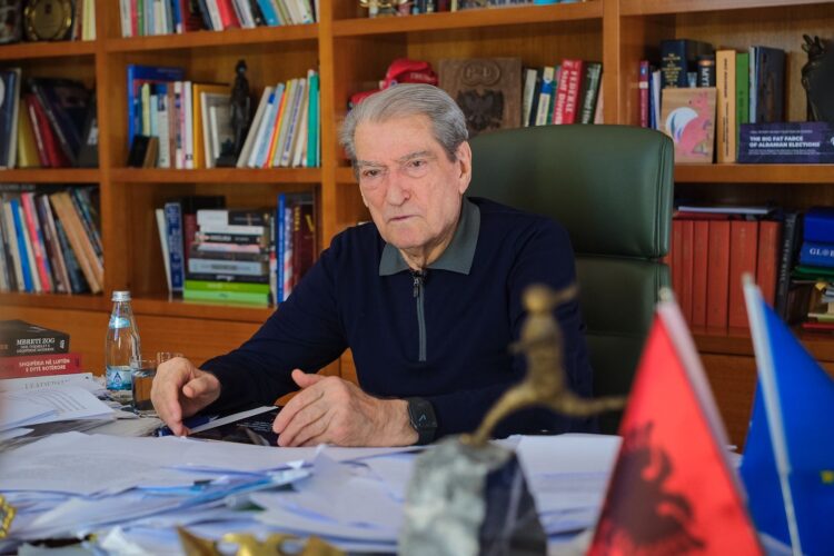 “Salianji e shiti veten në burg”, Berisha: Tradhtarët s’mund të marrin pjesë në garë për kreun e PD