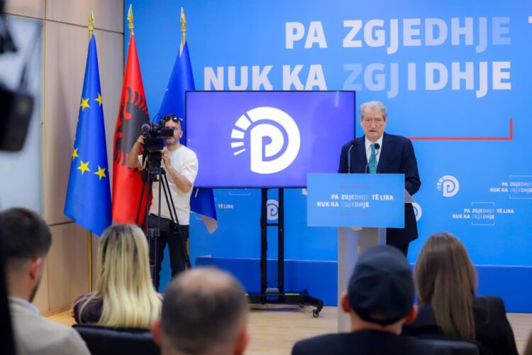“Hija e zezë e Ramës është në çdo rresht”/ Berisha përshëndet raportin e Parlamentit Europian: PD angazhohet për të plotësuar çdo rekomandim