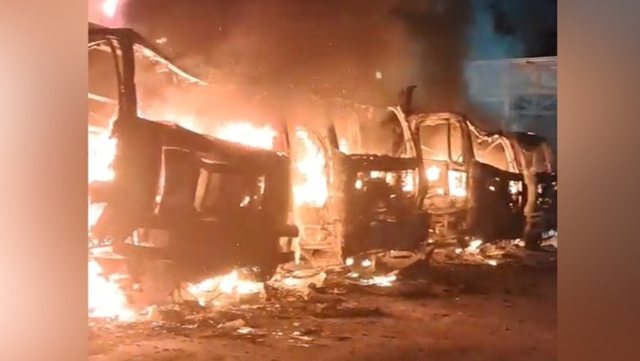 Digjen katër betoniere në Vlorë, dyshohet se autori kishte konflikte me pronarin (Emri)