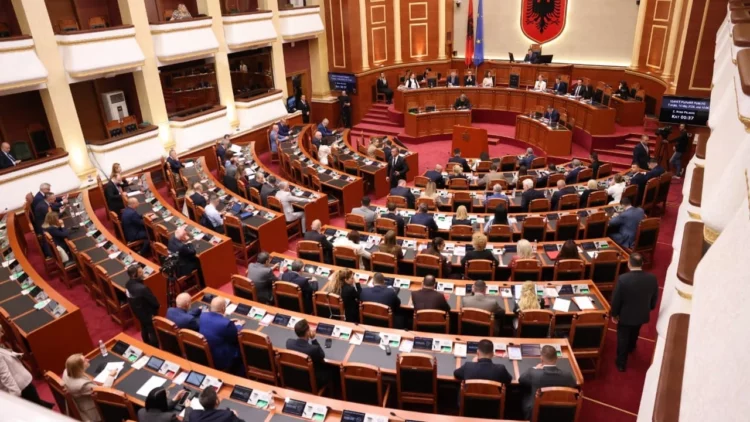 Prapaskenat e paktit PS-PD për rezolutën e anëtarësimit në BE, telefonata Balla-Bardhi në mesnatë