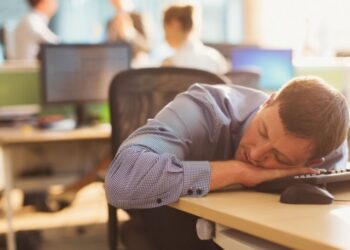 A janë shqiptarët “dembelë”? Studimi OECD: Produktiviteti i bizneseve shqiptare është sa 23-29% e BE-së