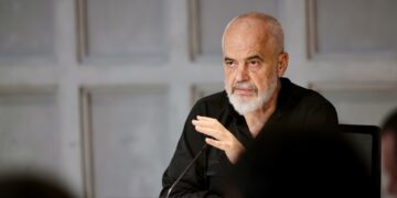 Kryeministri Rama ndreq gafën e Ferit Hoxhës në Bruksel, shqetësoi Italinë