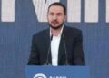 Demokratët mblidhen tek Sheshi “Nënë Tereza”/ Salianji: Berisha, autokrati i opozitës