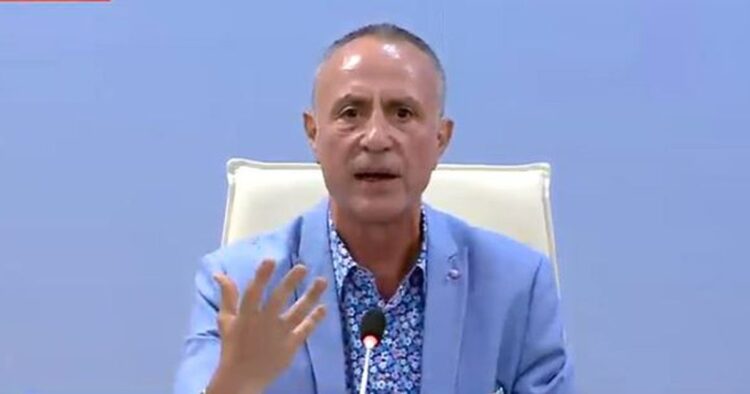Fidel Ylli u “nxjerr kthetrat” edhe pëllumbave: I kërkon doganës ndalimin e 170 sportistëve në kufi