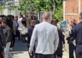 Durrësi vishet në zi! Mes dhimbjesh dhe lotësh, u jepet lamtumira e fundit dy të miturve që humbën jetën në aksidentin tragjik