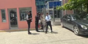 Zëvendësoi Mirlinda Karçanajn në krye të AKSHI-t, Igli Tafa paraqitet në SPAK