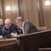 Nis seanca për ‘Sterilizimin’/ ish-ministri i Shëndetësisë, Ilir Beqaj nxirret nga kafazi i xhamit dhe ulet në krah të avokatit