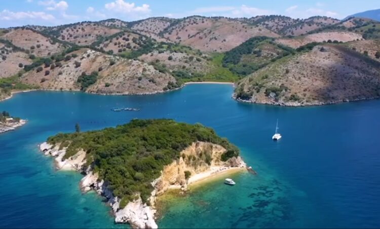 “Shqipëria po shitet copë-copë”/ Media europiane: Bregdeti dhe zonat e mbrojtura po privatizohen për resortet e luksit