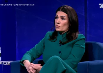 Karçanaj e AKSHI-t nis mbrojtjen nga akuzat: Tenderat i ka bërë zëvendësi im