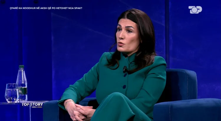 Karçanaj e AKSHI-t nis mbrojtjen nga akuzat: Tenderat i ka bërë zëvendësi im