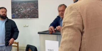 (VIDEO) Salianji: Rama dhe Berisha po kërkojnë t’ia falin degën e PD-së në Korçë Niko Peleshit