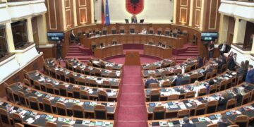 Kuvend/ PD kërkon ndryshimin e rendit të ditës: Diskutime për Raportin e Parlamentit Europian