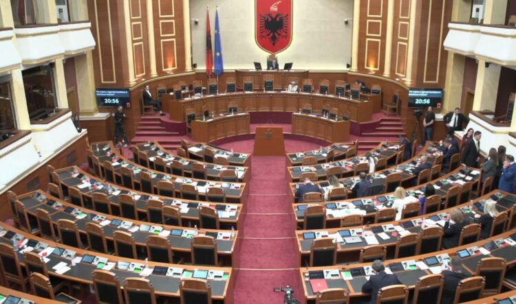 Kuvend/ PD kërkon ndryshimin e rendit të ditës: Diskutime për Raportin e Parlamentit Europian
