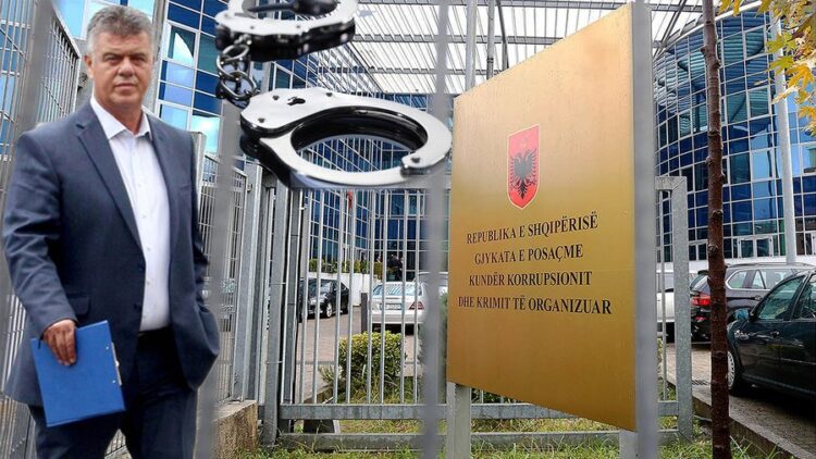 Apeli i GJKKO-së e riktheu në burg dhe për 6 muaj të tjerë, Lefter Koka nuk ndodhet në Shqipëri