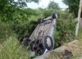 Aksident në autostradën Lushnje–Fier, mjeti del nga rruga dhe përmbyset në kanal