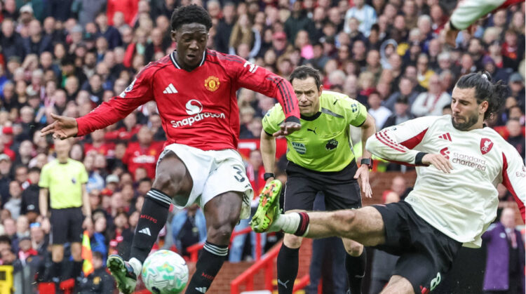 Manchester United fiton klasiken me Liverpool, siguron Champions League