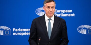 McAllister i kërkon Komisionit Europian sqarime për përjashtimin e opozitës në Shqipëri: Rrezikon integrimin