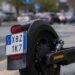 Rregullat e reja për lëvizjen me monopatina në Itali, pa targa gjobitesh deri në 400 euro