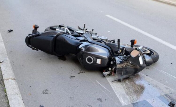 Aksident fatal në aksin rrugor Berat-Otllak, humb jetën drejtuesi i motorit