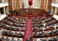 Kuvendi miraton ndryshimet në Rregullore, PS dhe PD bëhen bashkë me 100 vota pro