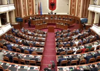 Kuvendi miraton ndryshimet në Rregullore, PS dhe PD bëhen bashkë me 100 vota pro
