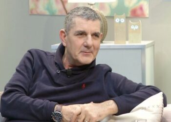 Përplasi për vdekje 7-vjeçarin në derën e shkollës, shoqërohet në polici producenti Petri Bozo
