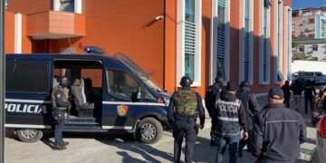 Operacion antidrogë në Elbasan! Gjykata lëshon 20 urdhërkontrolle banesash dhe disa masa ndalimi