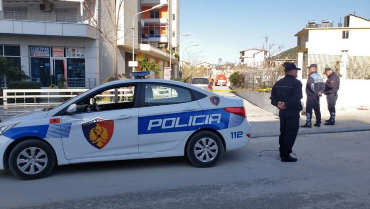 Tragjedi në Vlorë, i riu gjendet i varur në kullën e vrojtimit në Plazh